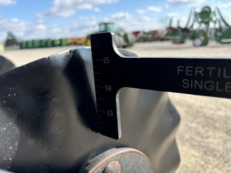 2010-kinze-3660-image-47