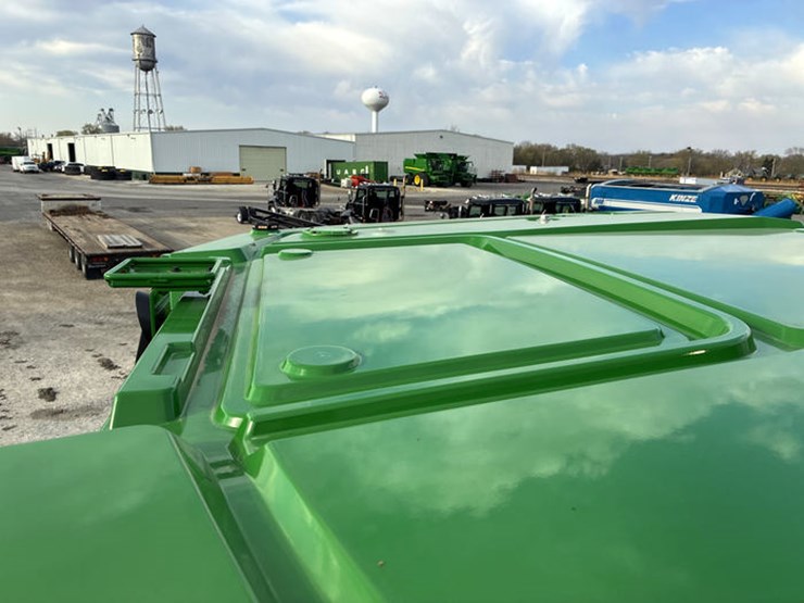 john-deere-8r-370-image-69