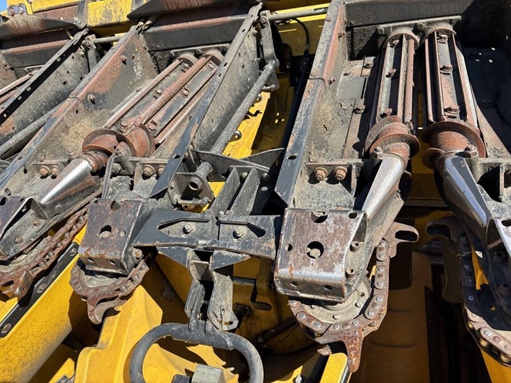 2014-new-holland-9800f-12r30"-corn-head-image-40