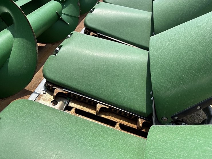 2022-john-deere-c12r-image-12