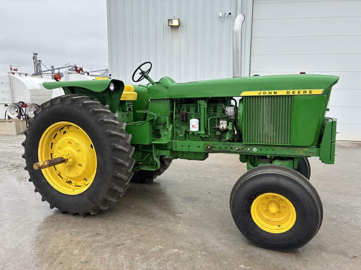 john-deere-4620-image-1