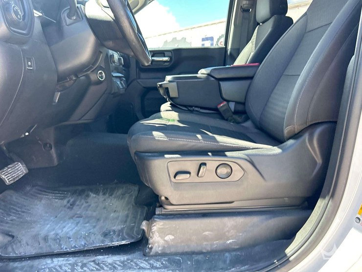 2022-chevrolet-silverado-1500-image-11