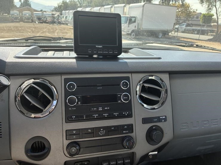 2015-ford-f550-xlt-image-17