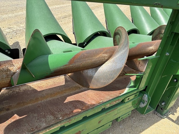 2022-john-deere-c12r-image-19