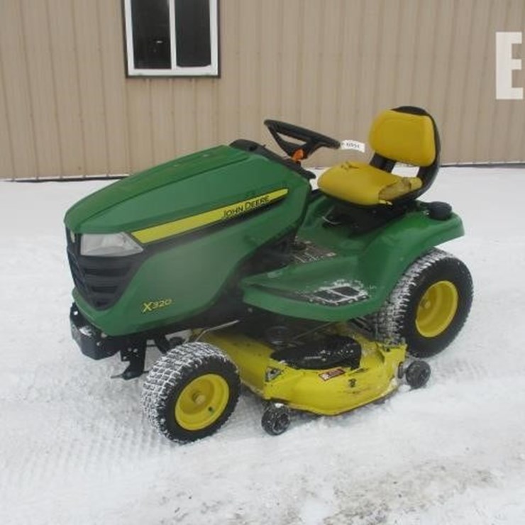 JOHN DEERE X320