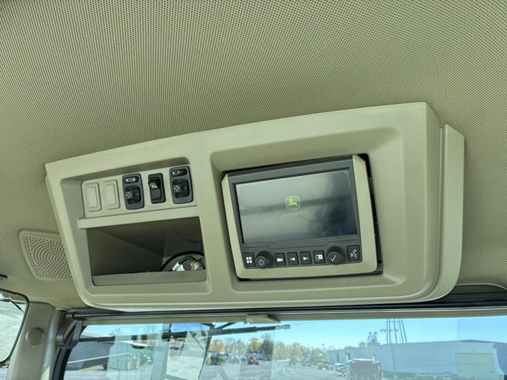 john-deere-8r-340-image-79