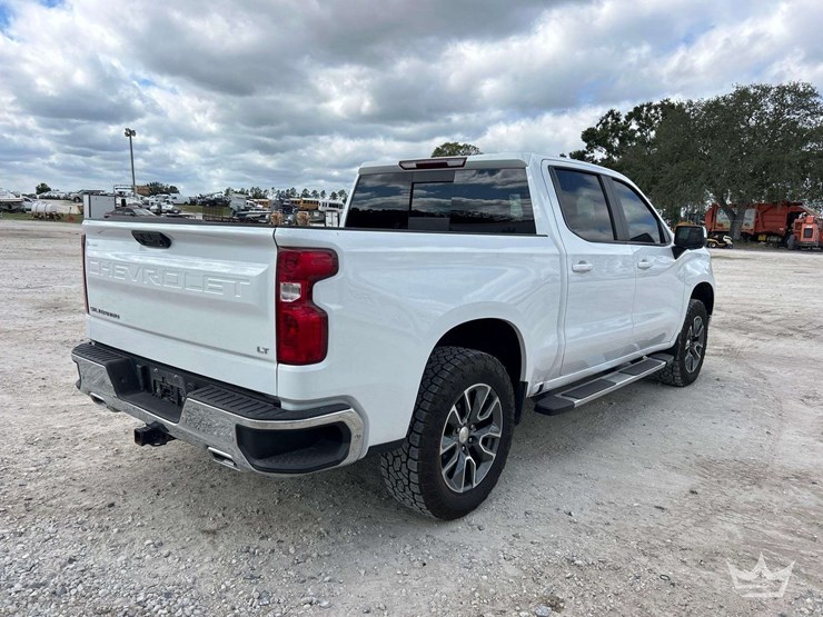 2023-chevrolet-1500-image-3