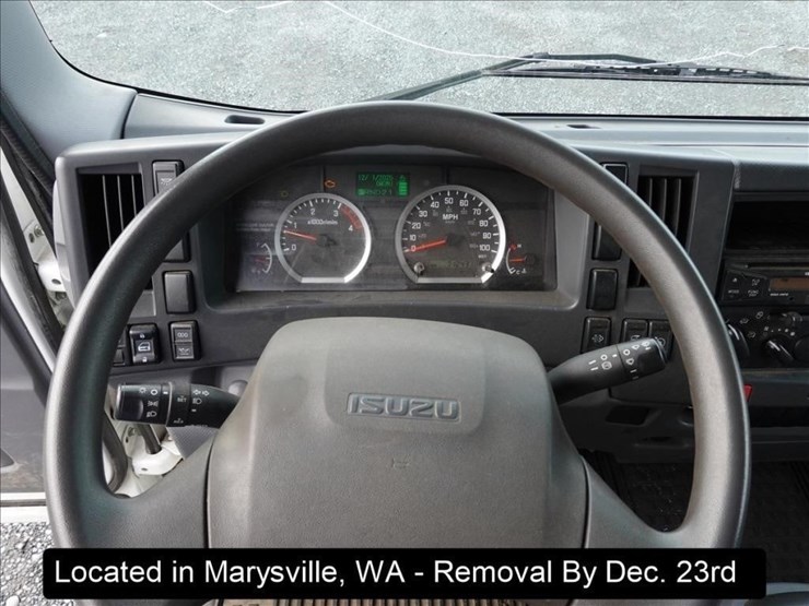 2017-isuzu-nrr-image-13