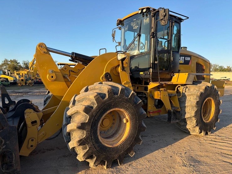 2018-caterpillar-938-image-2