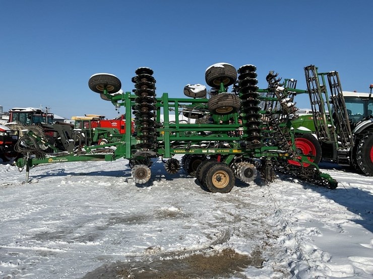 great-plains-h1100-25’-terramax-image-2