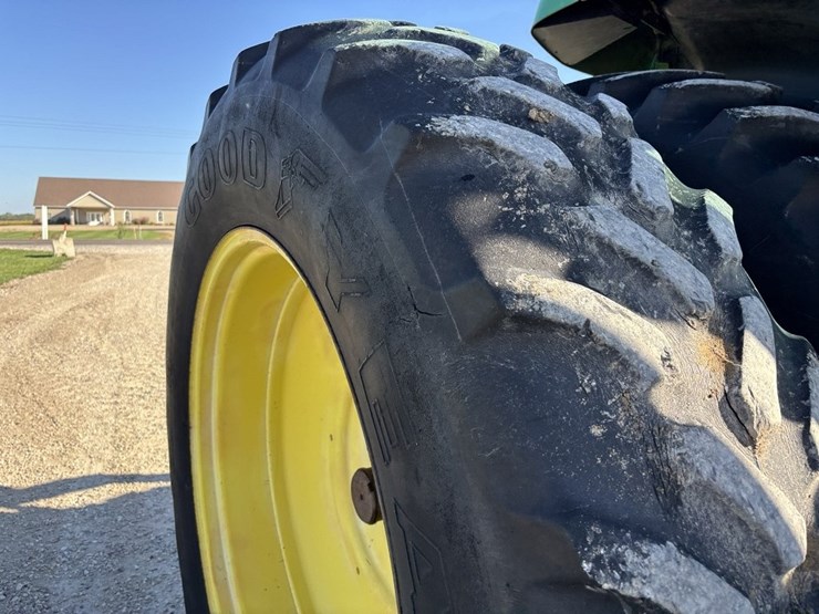 john-deere-8200-image-18