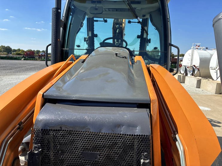 2019-case-580sn-image-25