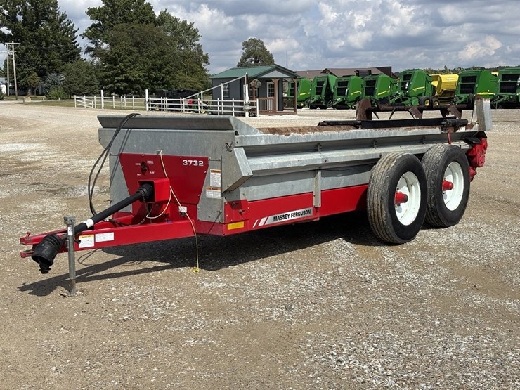 massey-ferguson-3732-image-1