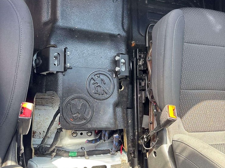 2022-chevrolet-1500-image-22