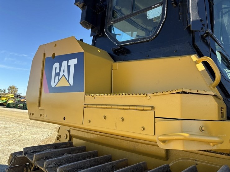 2010-caterpillar-d7e-image-19