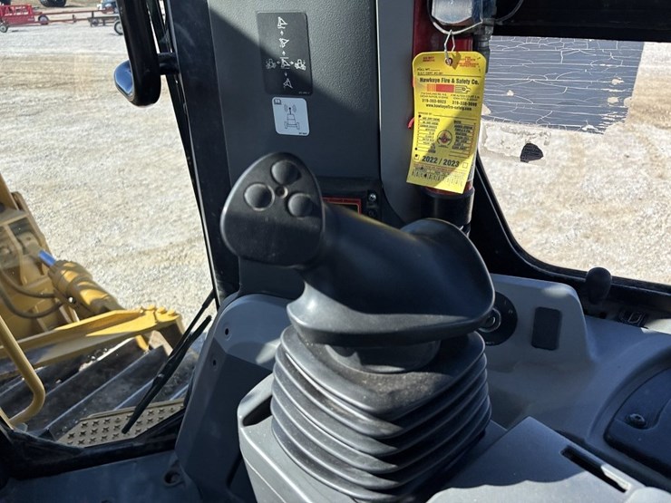 2010-caterpillar-d7e-image-46