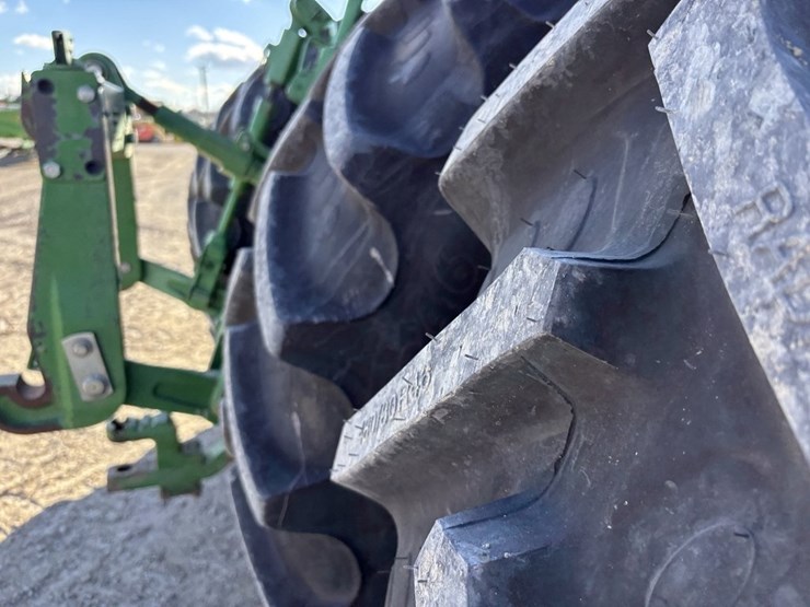 john-deere-8330-image-21