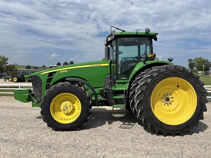 john-deere-8430-image-2