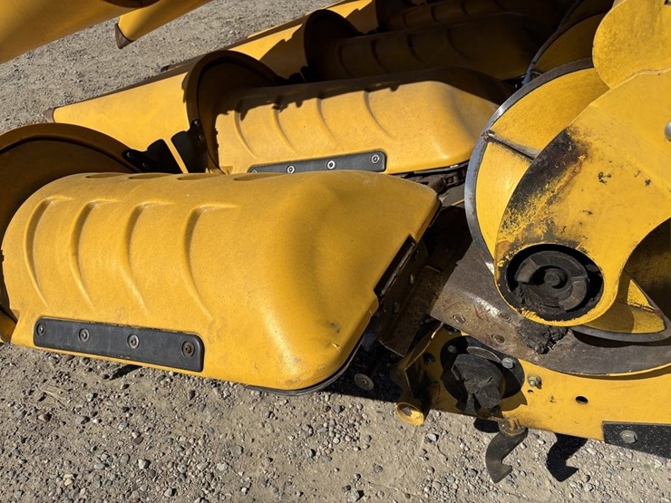 2014-new-holland-9800f-12r30"-corn-head-image-31