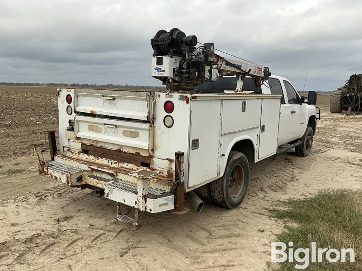 2013-chevrolet-3500-image-5