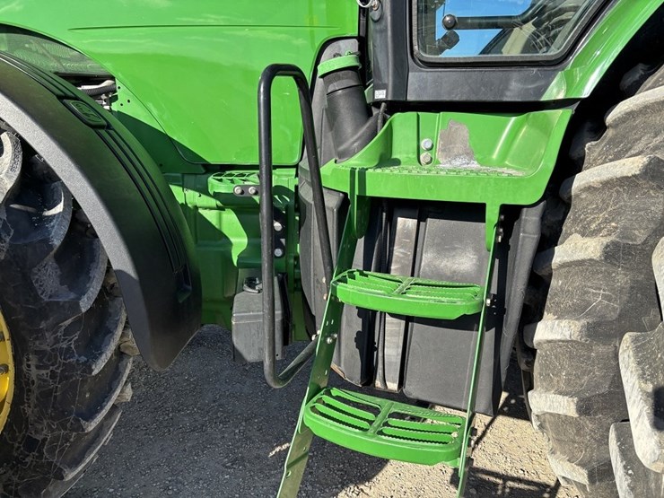 john-deere-8285r-image-33