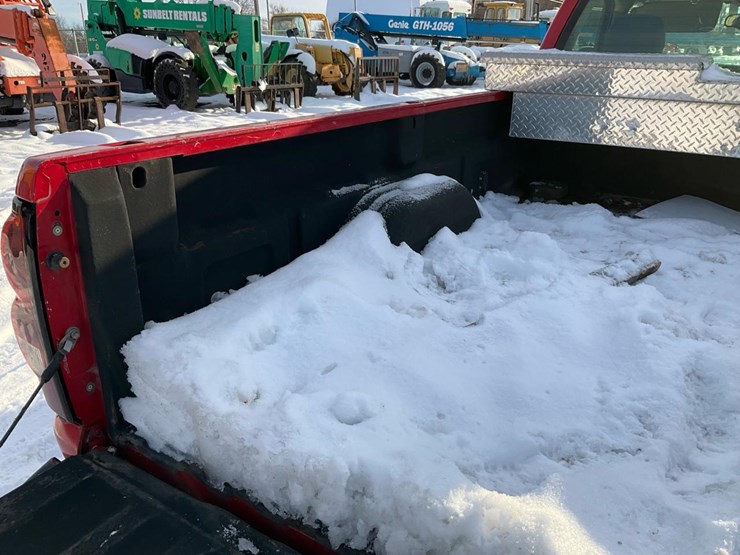 2005-chevrolet-k2500-image-29