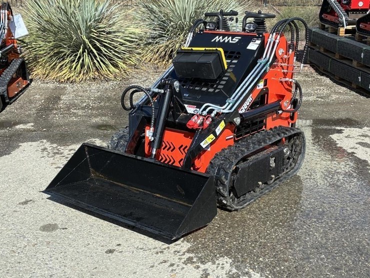 2025-mms-380r-skid-steer-track-loader-image-1