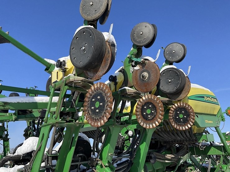 john-deere-6000-image-17