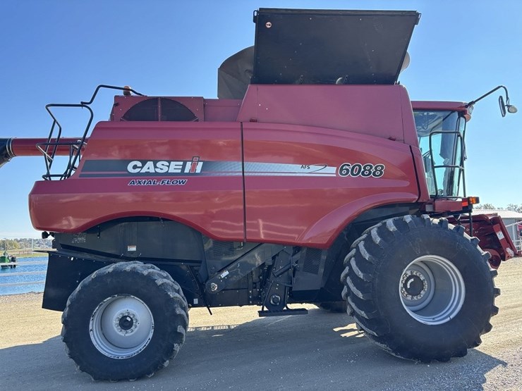 case-ih-6088-image-13