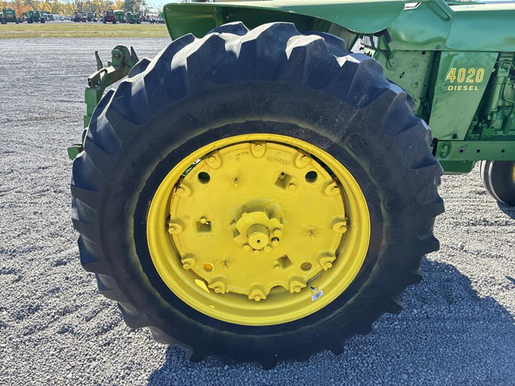 john-deere-4020-image-50