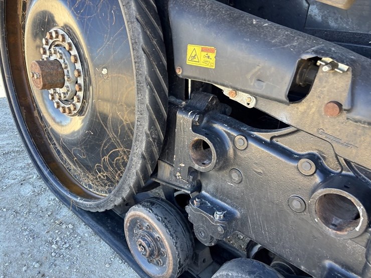 challenger-765e-track-tractor-image-15