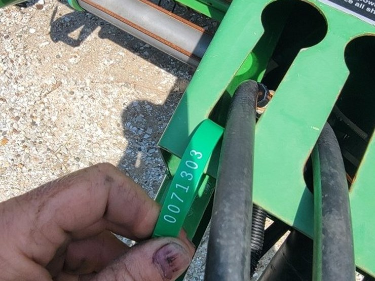 john-deere-569-premium-image-35