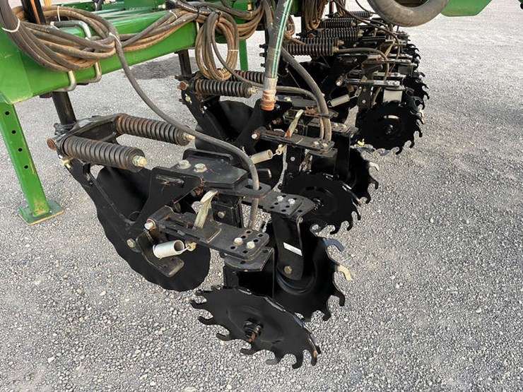 great-plains-np2330-image-3