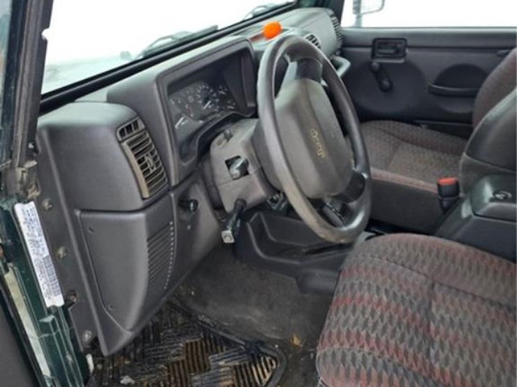 jeep-wrangler-sport-image-13