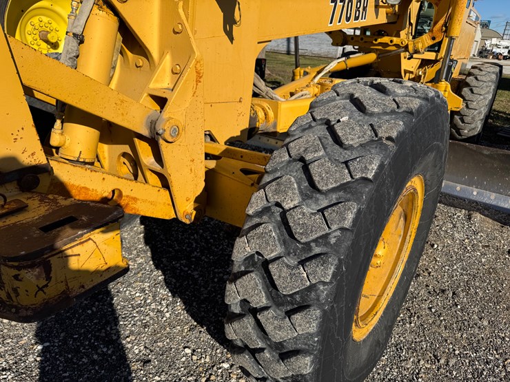 deere-770bh-image-14