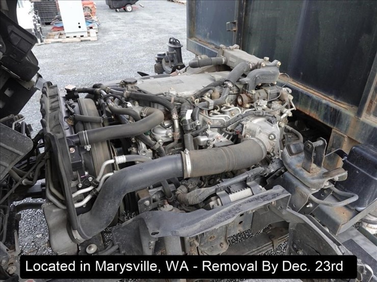 2017-isuzu-nrr-image-3