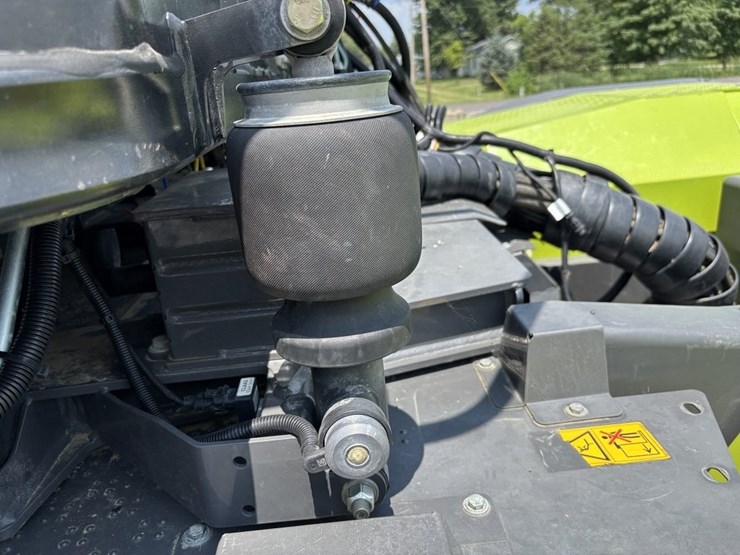 claas-xerion-5000-image-44