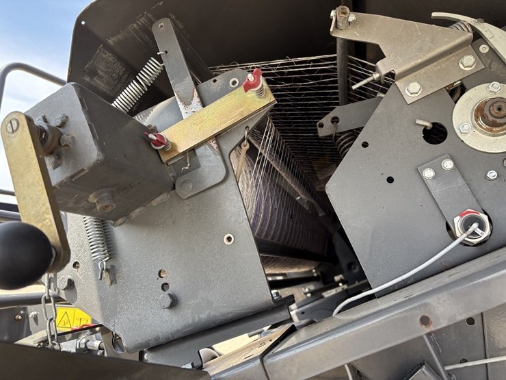 massey-ferguson-rb4180v-image-40