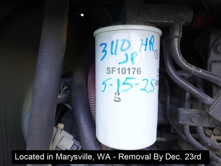 2012-jlg-8042-image-13