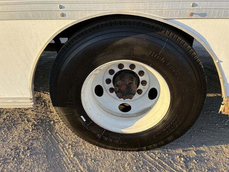 ford-f650-xlt-image-8