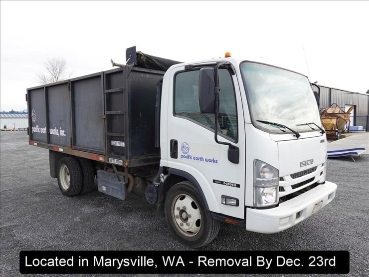 2017-isuzu-nrr-image-19