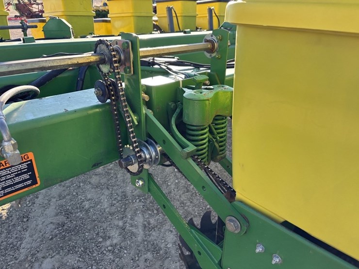 1997-john-deere-1770-image-29