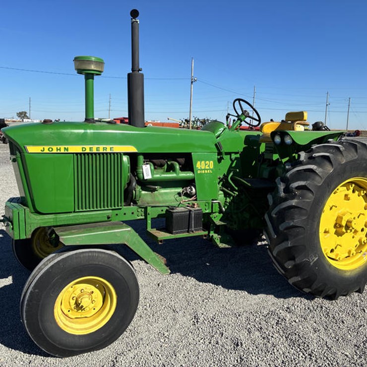 JOHN DEERE 4020