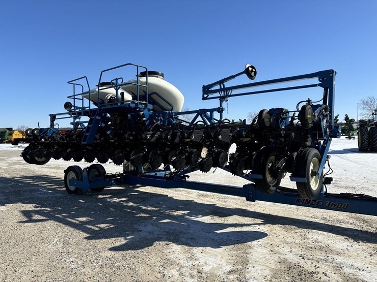 kinze-3600-image-6