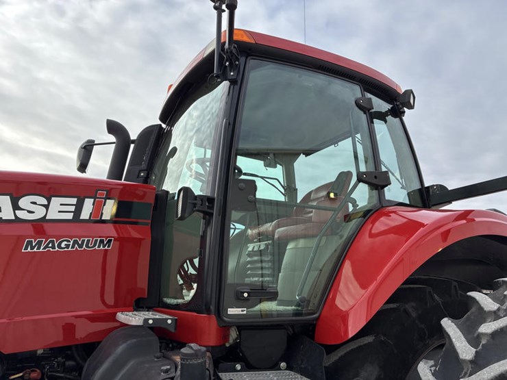 case-ih-magnum-315-image-30