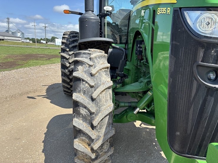 john-deere-8335r-image-11