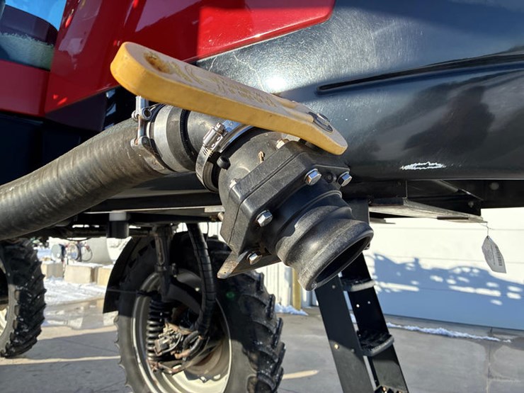 case-ih-patriot-3340-image-16