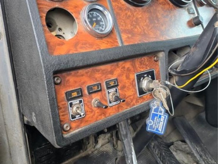 kenworth-t800-image-29