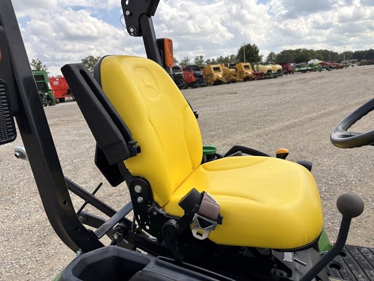 john-deere-1025r-image-22