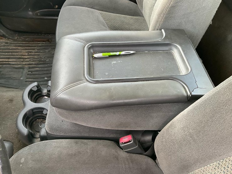 2005-chevrolet-k2500-image-68